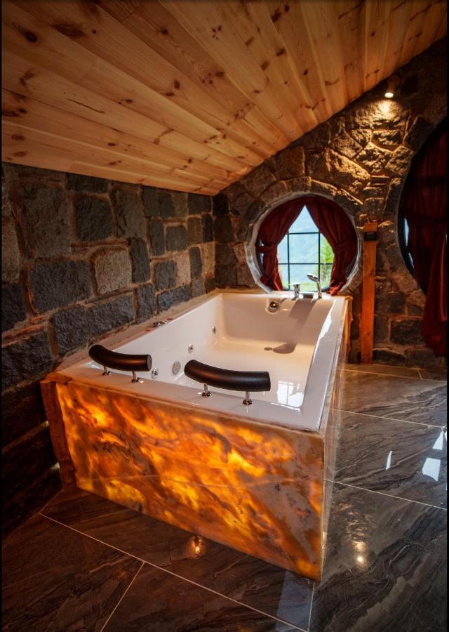 Hobbit Chalet Hotel Camlihemsin Luaran gambar